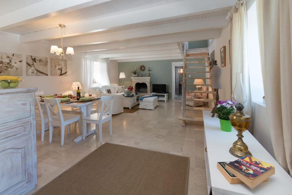 Villa Maritsa, Magazia ガイオス エクステリア 写真